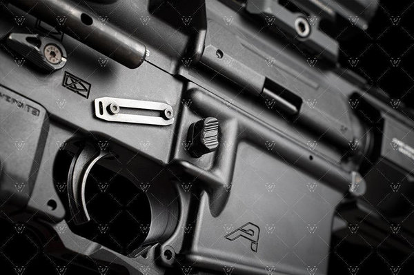 Strike Industries - AR Modular Mag Release - Schwarz